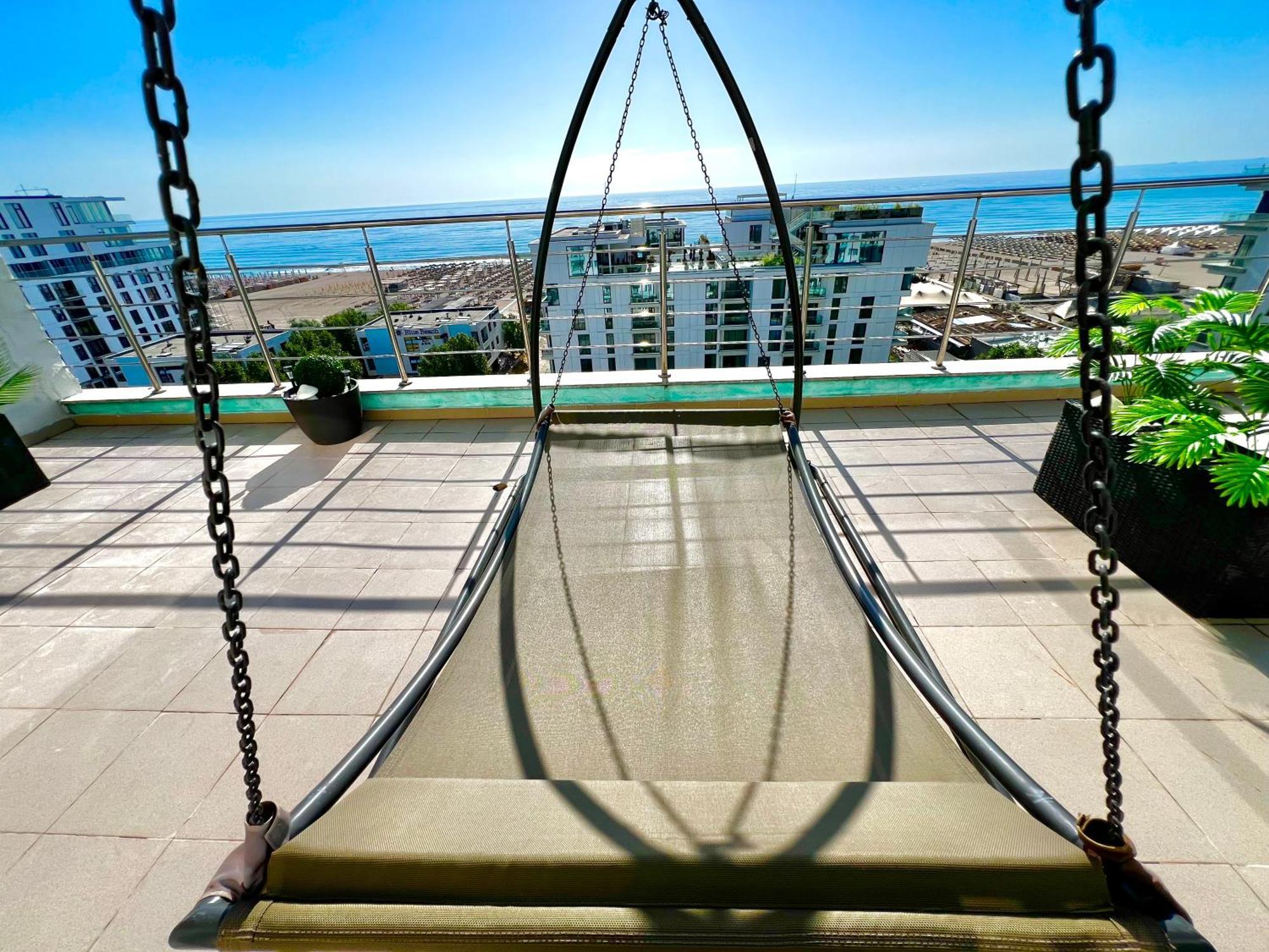 Summerland Sea View Penthouse & Jacuzzi Mamaia