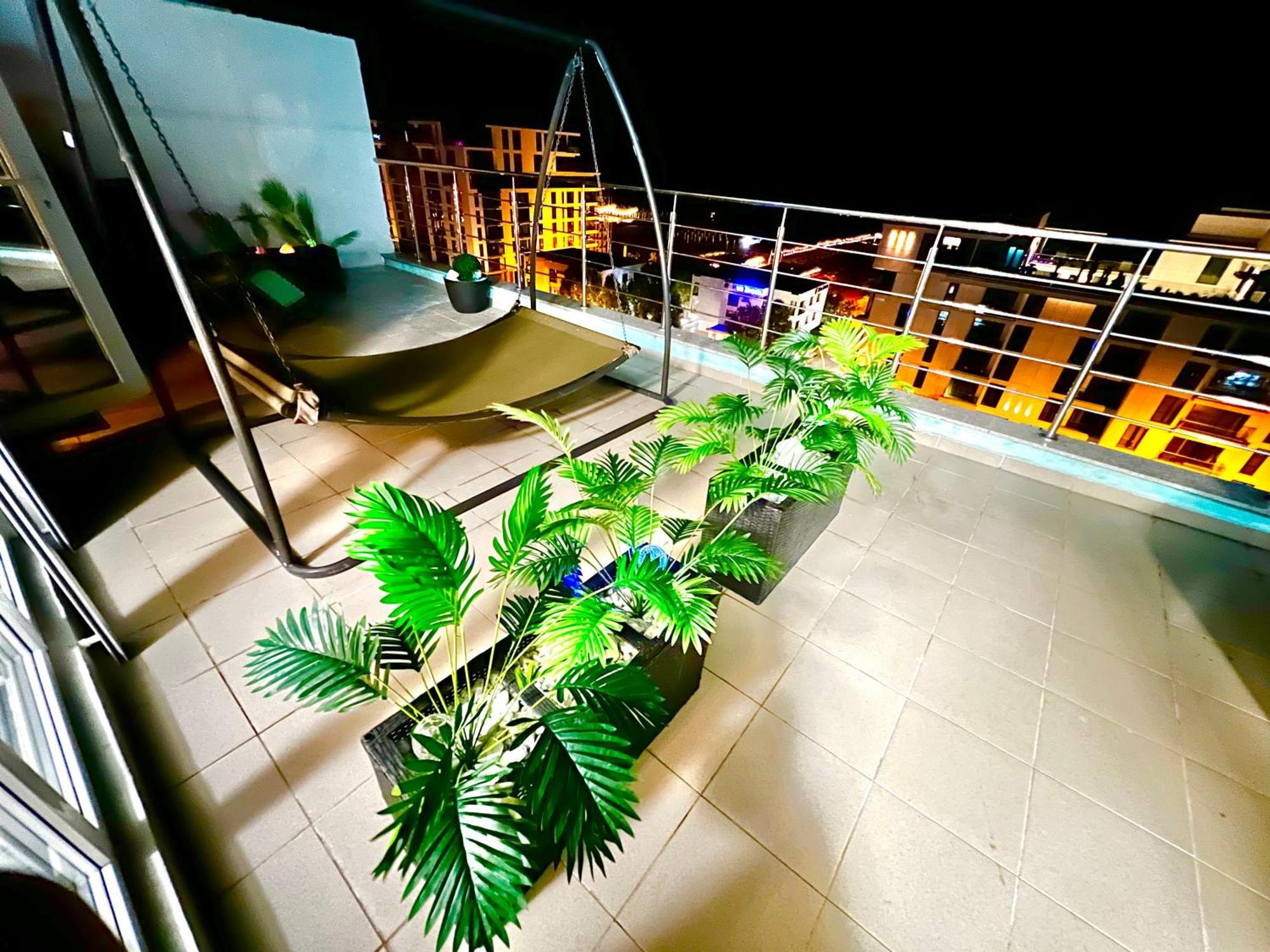 Summerland Sea View Penthouse & Jacuzzi
