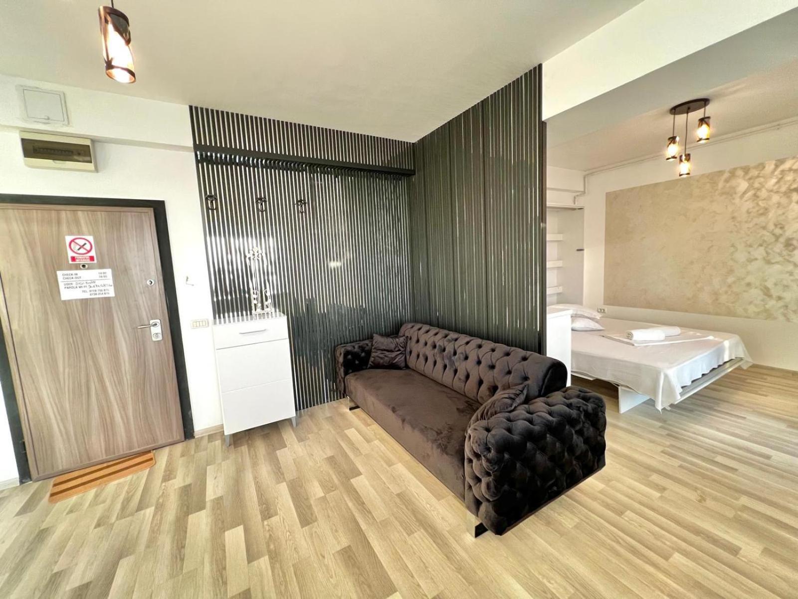 Summerland Sea View Penthouse & Jacuzzi Mamaia